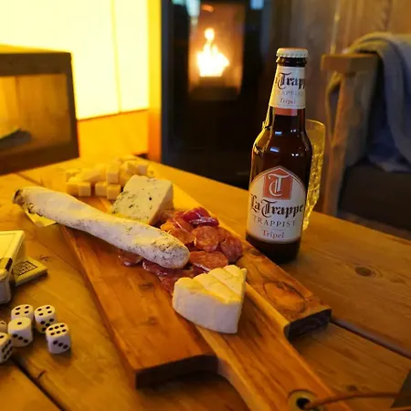 Luksusowy namiot Glamping Met Bar En Prive Sanitair Voor 5 Personen Sneezy Behelp