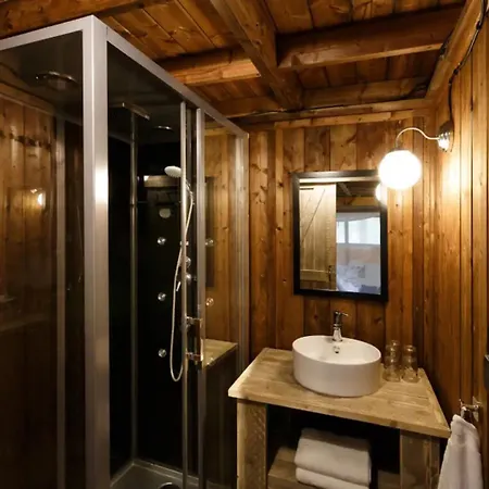 Glamping Met Bar En Prive Sanitair Voor 5 Personen Sneezy