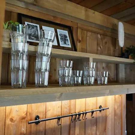 Οργανωμένο κάμπινγκ Glamping Met Bar En Prive Sanitair Voor 5 Personen Sneezy