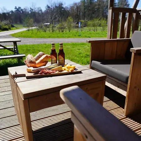 Glamping Met Bar En Prive Sanitair Voor 5 Personen Sneezy *