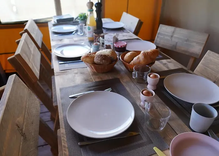 Glamping Met Bar En Prive Sanitair Voor 5 Personen Sneezy Tente de luxe *