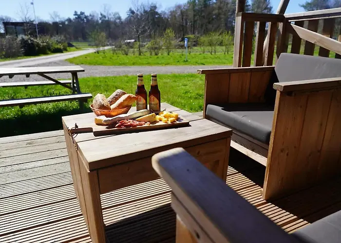 Glamping Met Bar En Prive Sanitair Voor 5 Personen Sneezy *