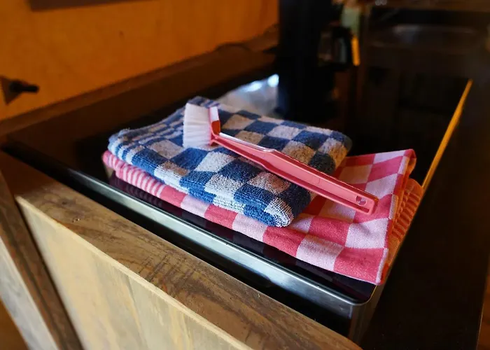 Glamping Met Bar En Prive Sanitair Voor 5 Personen Sneezy *