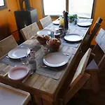 Glamping Met Bar En Prive Sanitair Voor 5 Personen Sneezy خيمة فخمة Behelp