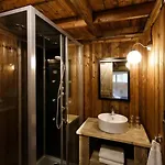 Glamping Met Bar En Prive Sanitair Voor 5 Personen Sneezy