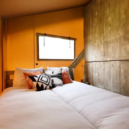 Glamping Met Bar En Prive Sanitair Voor 5 Personen Sneezy خيمة فخمة Behelp